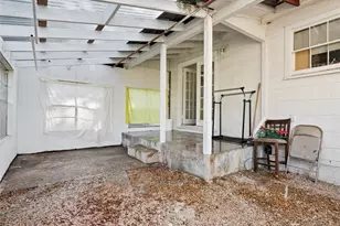 1609 Possum Trot St, La Marque, TX 77568 - Photo 13