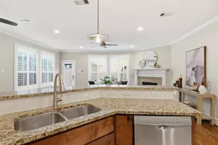 233 W 26th St, Houston, TX 77008 - Photo 13
