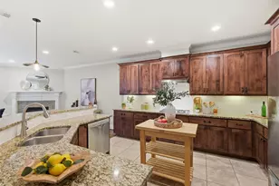 233 W 26th St, Houston, TX 77008 - Photo 11
