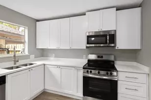 3215 Falling Brook Dr, Kingwood, TX 77345 - Photo 9