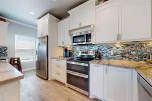 1815 Redfish Ln, Crystal Beach, TX 77650 - Photo 11