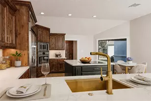 46 N Autumnwood Way, The Woodlands, TX 77380 - Photo 5