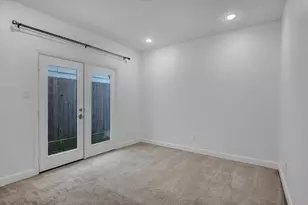 5521 Petty St, Houston, TX 77007 - Photo 9