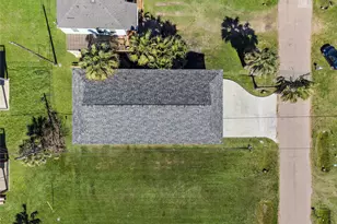 4028 Surf Dr, Galveston, TX 77554 - Photo 13