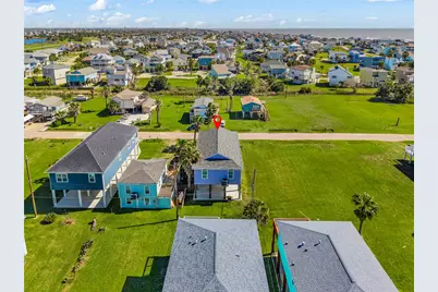 4028 Surf Drive, Galveston, TX 77554 - Photo 9