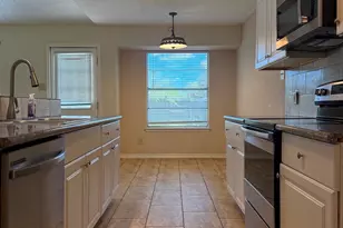 4327 Townes Forest Rd, Friendswood, TX 77546 - Photo 3