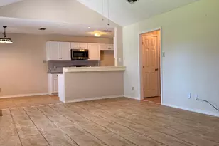 4327 Townes Forest Rd, Friendswood, TX 77546 - Photo 5