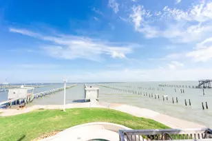 1417 8th St, Dickinson, TX 77539 - Photo 41