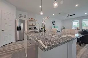 10405 Hadley Pk Trl, Houston, TX 77051 - Photo 7