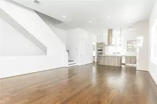 5868 E Post Oak Ln, Houston, TX 77055 - Photo 11