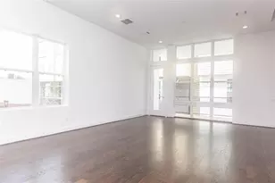 5868 E Post Oak Ln, Houston, TX 77055 - Photo 15