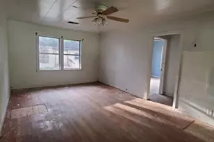 6136 25th St, Groves, TX 77619 - Photo 5