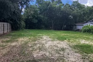6136 25th St, Groves, TX 77619 - Photo 3