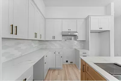 4752 Martin Hill Street, Houston, TX 77018 - Photo 9