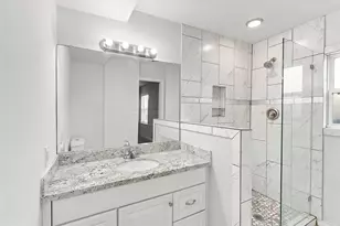 5635 Belarbor St, Houston, TX 77033 - Photo 13