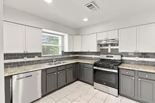 5635 Belarbor St, Houston, TX 77033 - Photo 7