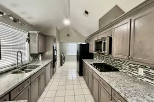 8215 Sean Park Ct, Houston, TX 77095 - Photo 7