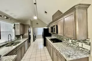 8215 Sean Park Ct, Houston, TX 77095 - Photo 7