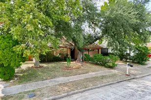10907 Wilkenburg Dr, Houston, TX 77086 - Photo 3