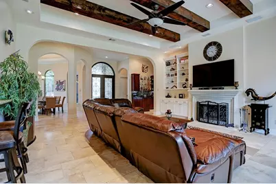 1611 Lynnview Drive, Houston, TX 77055 - Photo 3