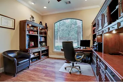 1611 Lynnview Drive, Houston, TX 77055 - Photo 11