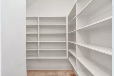 1611 Lynnview Drive, Houston, TX 77055 - Photo 9