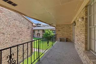 7600 Burgoyne Rd, Houston, TX 77063 - Photo 3