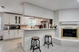 2811 Quincannon Ln, Houston, TX 77043 - Photo 13