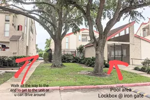 10855 Meadowglen Ln, Houston, TX 77042 - Photo 13