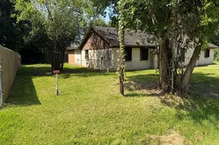 550 E Melville Dr, Crosby, TX 77532 - Photo 3