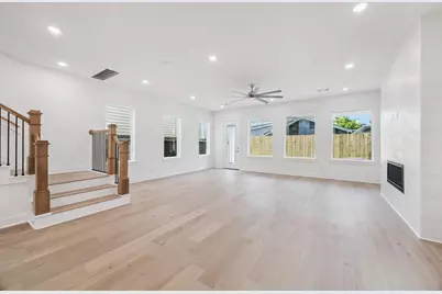 1321 Alexander Street, Houston, TX 77008 - Photo 9