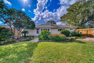 16327 Blackhawk Blvd, Friendswood, TX 77546 - Photo 25