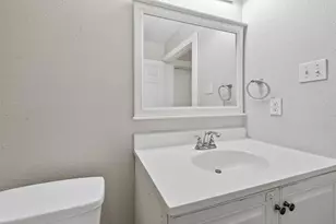 416 S Hardie St, Alvin, TX 77511 - Photo 21