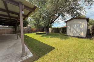 2000 W W Humble St, Baytown, TX 77520 - Photo 11