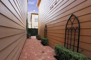 1356 Studer St, Houston, TX 77007 - Photo 17