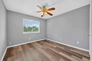 8253 Fuqua Gardens Dr, Houston, TX 77075 - Photo 23