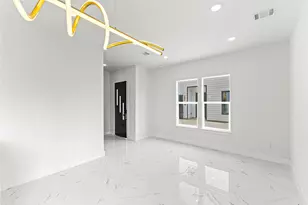 7558 Dyer St, Houston, TX 77088 - Photo 5