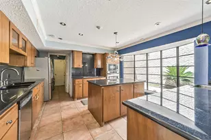 4008 Breakwood Dr, Houston, TX 77025 - Photo 9