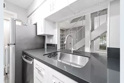 5528 Beverly Hill Street #1, Houston, TX 77056 - Photo 9