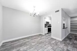 5528 Beverly Hill St, Houston, TX 77056 - Photo 5