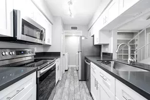 5528 Beverly Hill St, Houston, TX 77056 - Photo 7