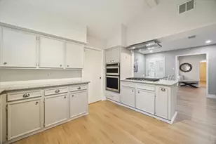 10002 Wickersham Ln, Houston, TX 77042 - Photo 13