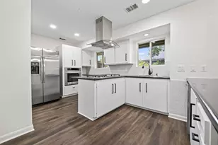 5830 Yarwell Dr, Houston, TX 77096 - Photo 9