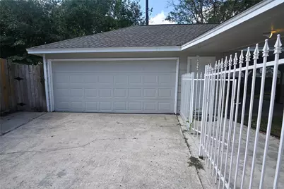 1830 Saddlecreek Drive, Houston, TX 77090 - Photo 37