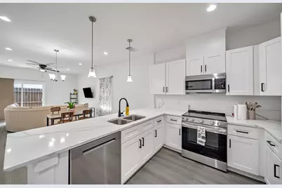 4011 King Street, Houston, TX 77026 - Photo 1