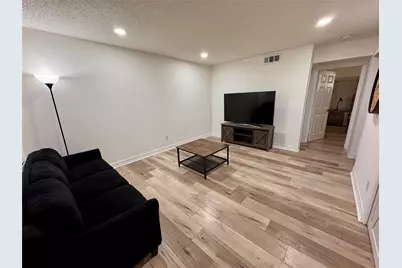 3131 Southwest Freeway #C35, Houston, TX 77098 - Photo 9