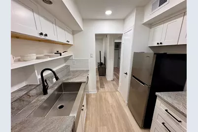 3131 Southwest Freeway #C35, Houston, TX 77098 - Photo 7