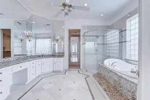 10713 Greenwillow St, Houston, TX 77035 - Photo 23