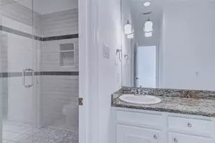 10713 Greenwillow St, Houston, TX 77035 - Photo 35