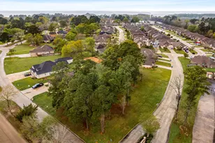 13083 Point Aquarius Blvd, Willis, TX 77318 - Photo 9